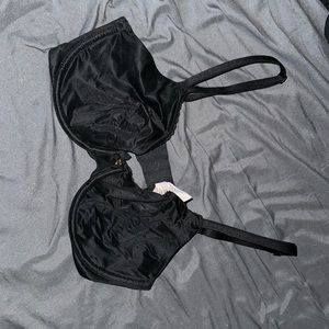 Never worn Victoria’s Secret bra
